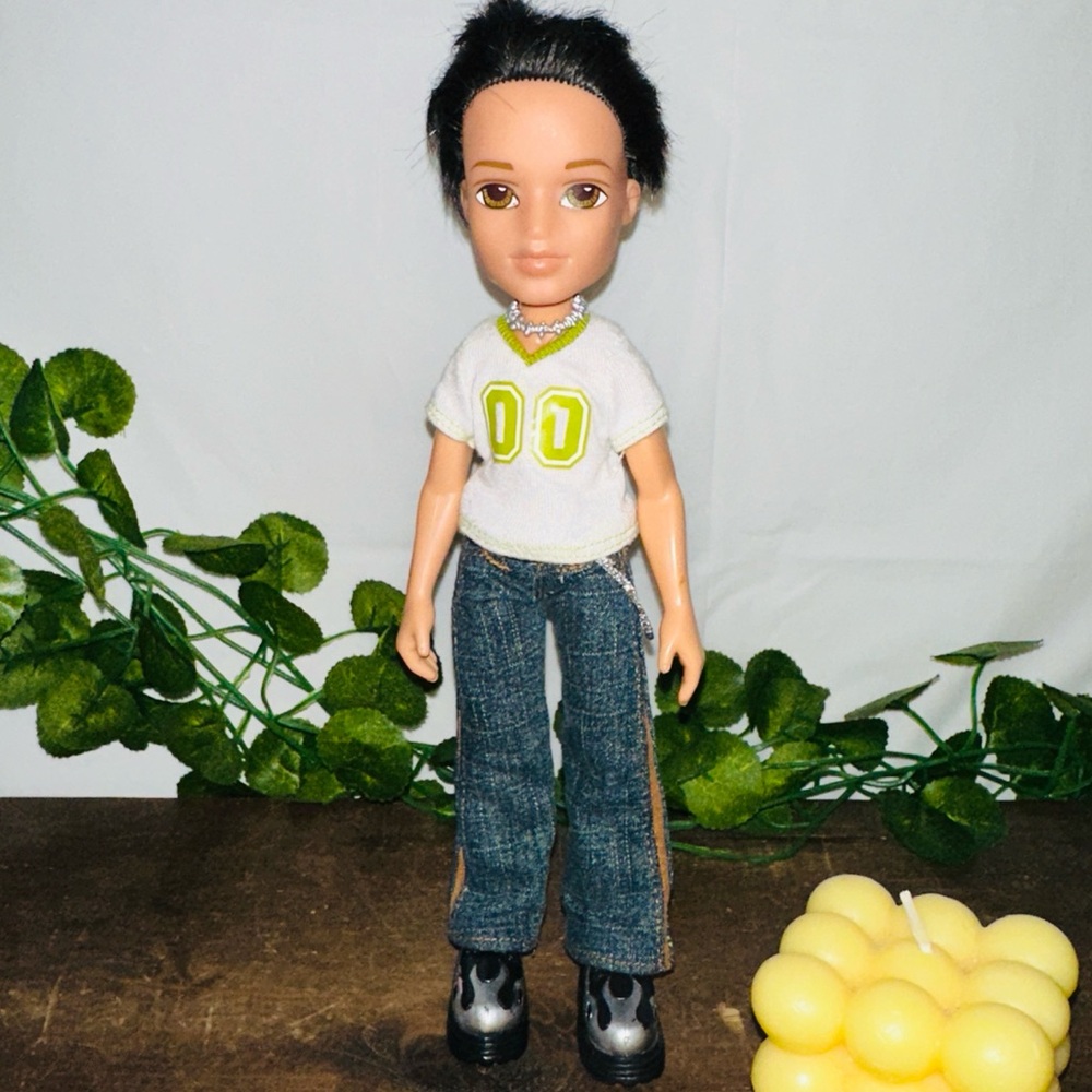 Y2K Bratz Boyz Vintage 2000s Collectible Fashion Doll Toy